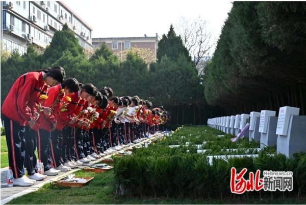 石家庄市新华区中小学组织开展清明祭英烈主题纪念活动