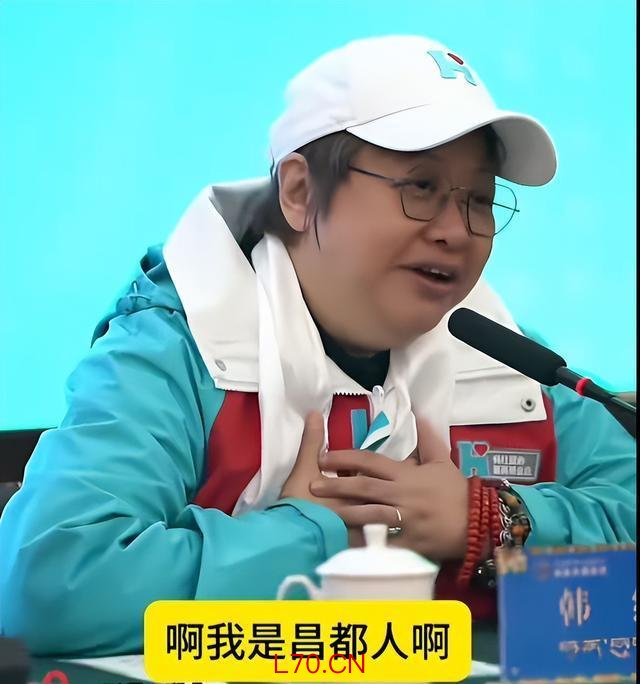 韩红被质疑“走到哪儿哪儿就是老家” 家乡话题引发热议