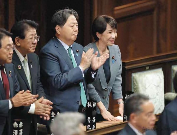187比58票压倒性票数通过, 高市早苗成功集国家大权于一身